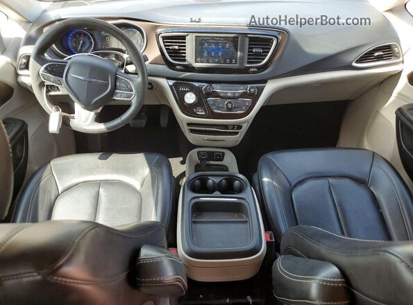 2C4RC1DG2LR268263 2020 CHRYSLER VOYAGER Gray Widok deski rozdzielczej