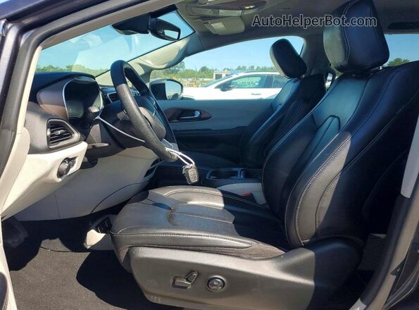 2C4RC1DG3MR555113 2021 CHRYSLER VOYAGER Gray Vista interior delantera