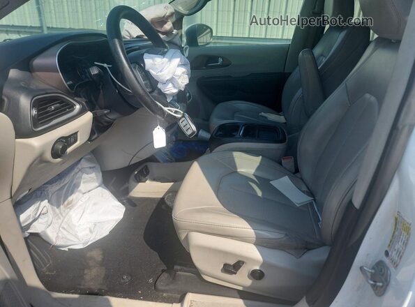 2C4RC1DG6MR545790 2021 CHRYSLER VOYAGER White Widok wnętrza z przodu