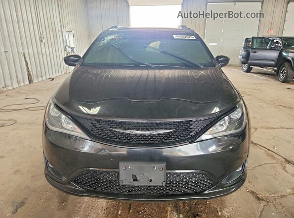 2C4RC1EG0JR260318 2018 CHRYSLER PACIFICA Черный Вид спереди