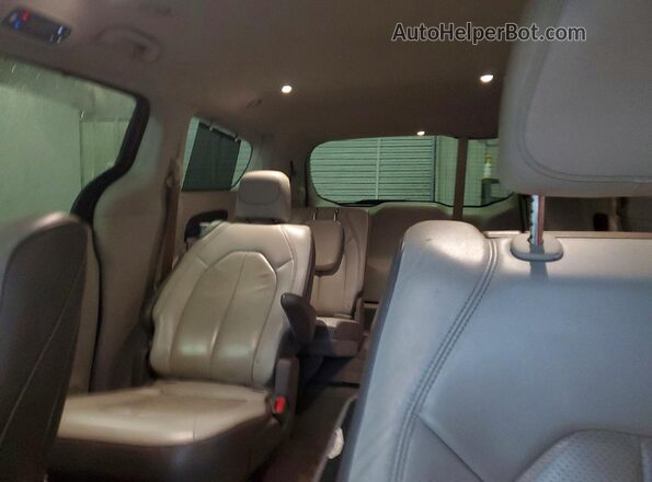 2C4RC1EG2HR635328 2017 CHRYSLER PACIFICA Burgundy Vista de los asientos traseros