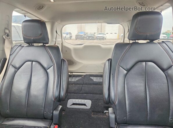 2C4RC1EG3HR508541 2017 CHRYSLER PACIFICA Black Հետևի նստատեղերի տեսք