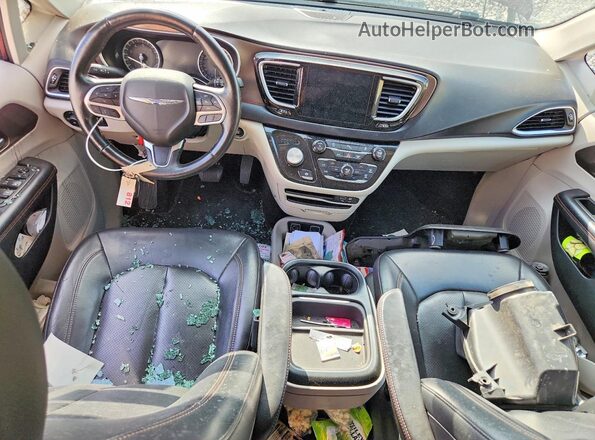 2C4RC1EG6JR230790 2018 CHRYSLER PACIFICA Red Вид панелі приладів