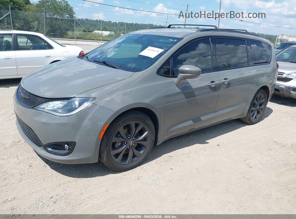 2C4RC1EG6LR204242 2020 CHRYSLER PACIFICA Gray Front left