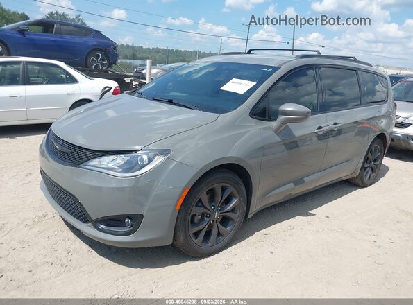 2C4RC1EG6LR204242 2020 CHRYSLER PACIFICA Gray Front view
