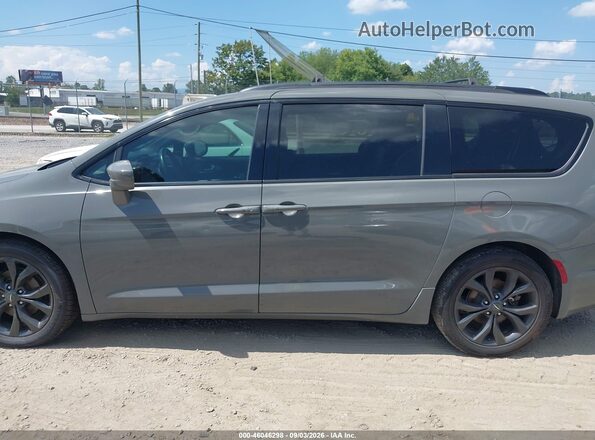 2C4RC1EG6LR204242 2020 CHRYSLER PACIFICA Gray 360 interior view