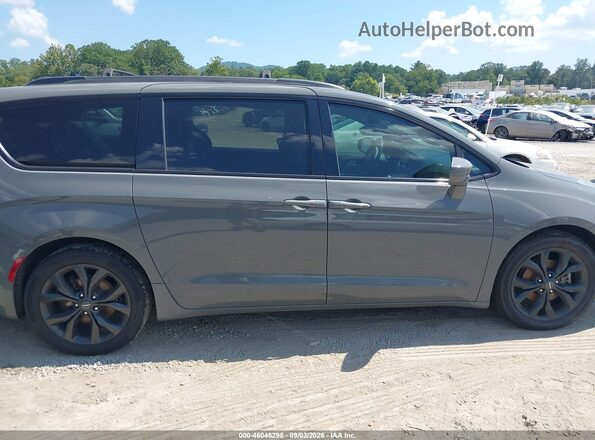 2C4RC1EG6LR204242 2020 CHRYSLER PACIFICA Gray Rear interior view