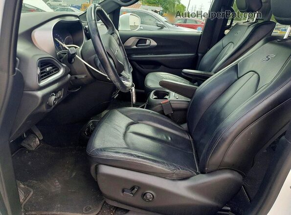 2C4RC1EG8JR351997 2018 CHRYSLER PACIFICA White Սալոնի դիմացի տեսք