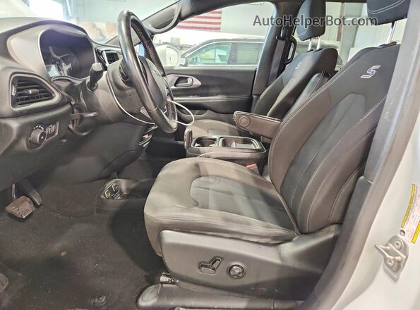 2C4RC1FG0LR224145 2020 CHRYSLER PACIFICA White Vista interior delantera