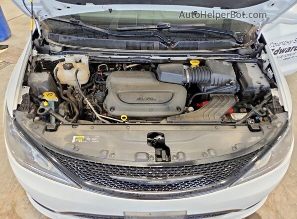 2C4RC1FG0LR224145 2020 CHRYSLER PACIFICA White Vista del compartimento del motor