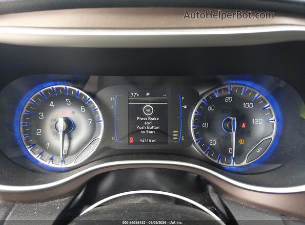 2C4RC1FG4JR174444 2018 CHRYSLER PACIFICA Серебряный Вид задних сидений