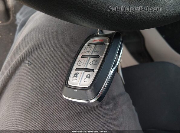 2C4RC1FG4JR174444 2018 CHRYSLER PACIFICA Серебряный Вид панели приборов