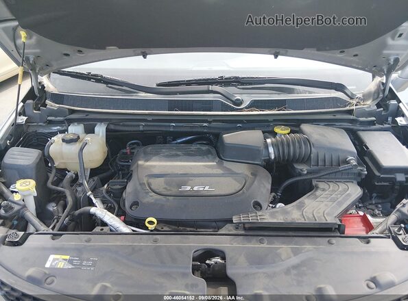 2C4RC1FG4JR174444 2018 CHRYSLER PACIFICA Серебряный Вид сзади