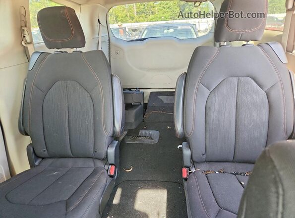 2C4RC1FG4KR506948 2019 CHRYSLER PACIFICA Белый Вид задних сидений