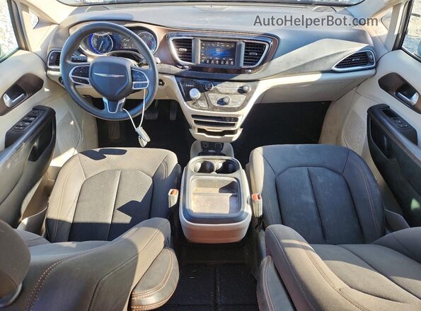 2C4RC1FGXJR256923 2018 CHRYSLER PACIFICA Gray Dashboard view