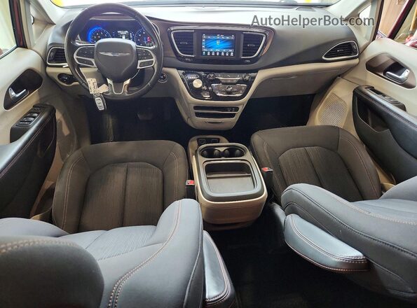 2C4RC1FGXKR550890 2019 CHRYSLER PACIFICA Maroon Вид панелі приладів