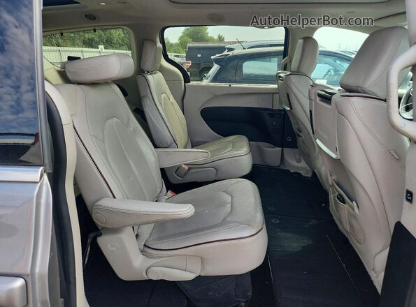 2C4RC1GG0HR528047 2017 CHRYSLER PACIFICA Silver Rear interior view