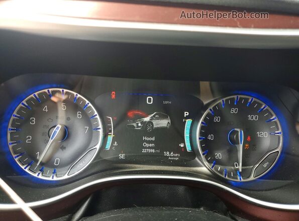 2C4RC1GG1HR620574 2017 CHRYSLER PACIFICA Burgundy Սարքավորումների վահանակի տեսք