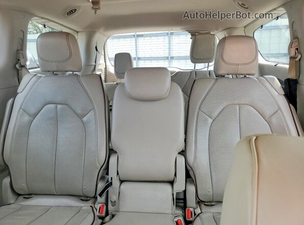 2C4RC1GG1HR620574 2017 CHRYSLER PACIFICA Burgundy Հետևի նստատեղերի տեսք