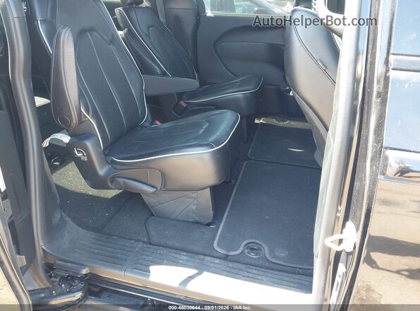 2C4RC1GG4JR261937 2018 CHRYSLER PACIFICA Черный Вид наклейки с VIN-кодом