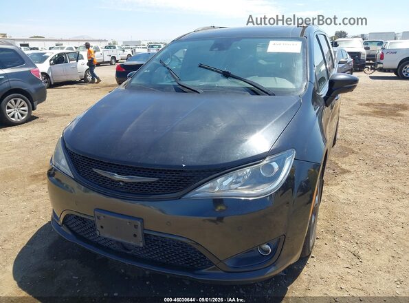 2C4RC1GG4JR261937 2018 CHRYSLER PACIFICA Черный Вид спереди