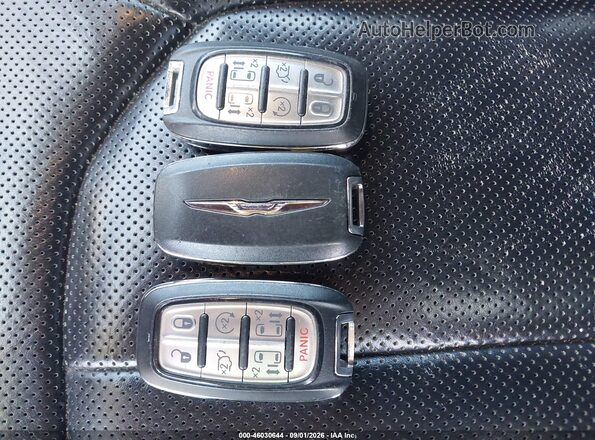 2C4RC1GG4JR261937 2018 CHRYSLER PACIFICA Черный Вид панели приборов