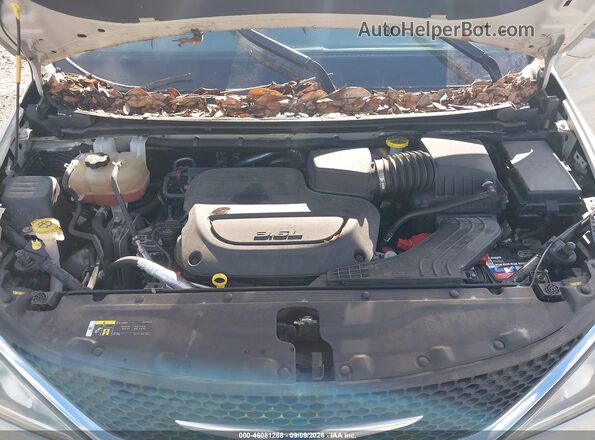 2C4RC1GG4KR721681 2019 CHRYSLER PACIFICA Cream Вид ззаду
