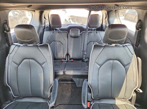 2C4RC1GG4VR557126 2027 CHRYSLER PACIFICA Black Rear seats view