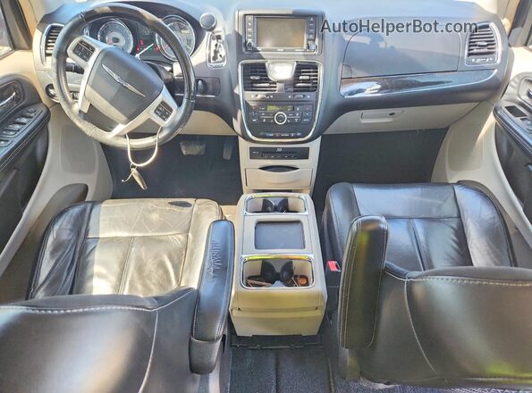 2C4RC1GG7GR264064 2016 CHRYSLER TOWN Серебряный Вид панели приборов