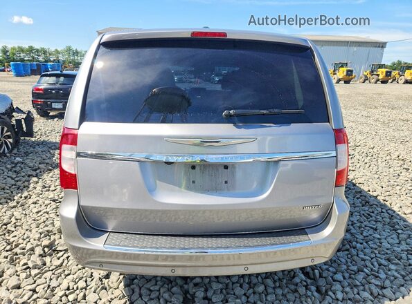 2C4RC1GG7GR264064 2016 CHRYSLER TOWN Серебряный Вид сзади