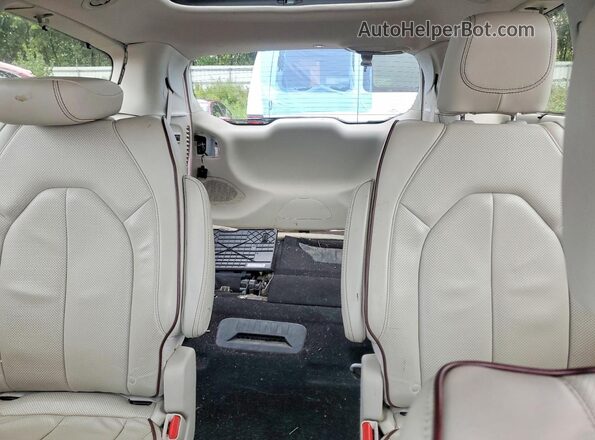 2C4RC1GG7KR627701 2019 CHRYSLER PACIFICA White უკანა სავარძლების ხედი
