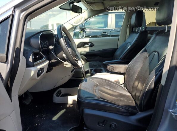2C4RC1GG7LR125398 2020 CHRYSLER PACIFICA Silver Front interior view