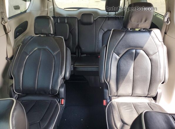 2C4RC1GG7PR515360 2023 CHRYSLER PACIFICA Черный Вид задних сидений