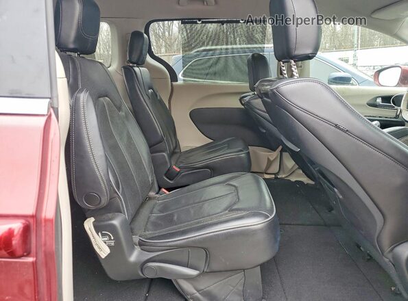 2C4RC1GG8JR210506 2018 CHRYSLER PACIFICA Red Вид задньої частини салону