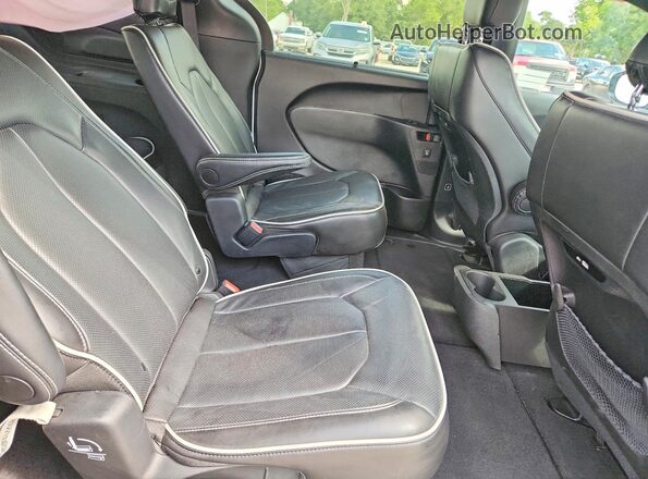 2C4RC1GGXTR176572 2026 CHRYSLER PACIFICA White Rear interior view