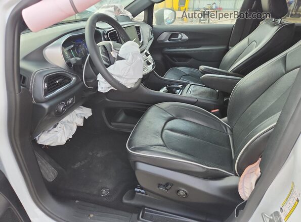 2C4RC1GGXTR176572 2026 CHRYSLER PACIFICA White 