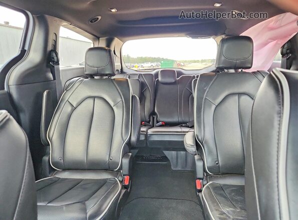 2C4RC1GGXTR176572 2026 CHRYSLER PACIFICA White Rear seats view