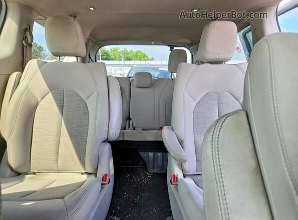 2C4RC1H73JR129671 2018 CHRYSLER PACIFICA Белый Вид задних сидений