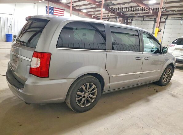 2C4RC1HG3GR200067 2016 CHRYSLER TOWN Серебряный Задняя правая четверть
