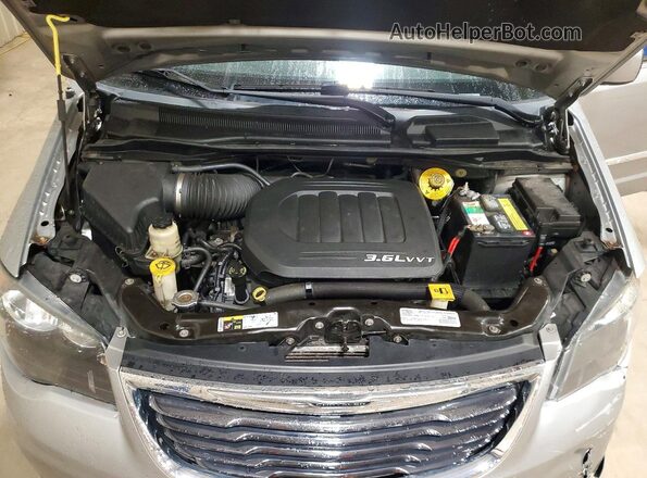 2C4RC1HG3GR200067 2016 CHRYSLER TOWN Серебряный Вид подкапотного пространства