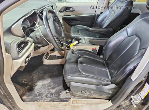 2C4RC1L75PR572694 2023 CHRYSLER PACIFICA Black Vista interior delantera