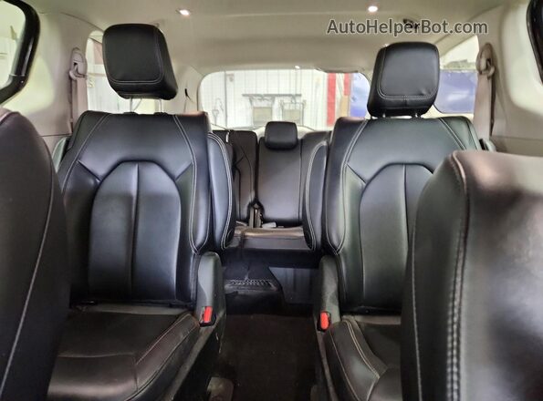 2C4RC1L75PR572694 2023 CHRYSLER PACIFICA Black Vista de los asientos traseros
