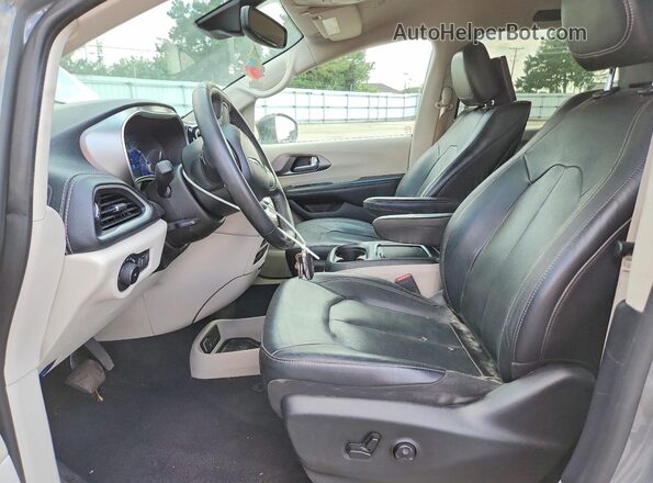 2C4RC1L78NR126701 2022 CHRYSLER PACIFICA Gray Front interior view
