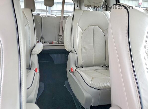 2C4RC1N72JR159166 2018 CHRYSLER PACIFICA Gray Вид задніх сидінь