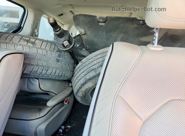 2C4RC1N73HR709226 2017 CHRYSLER PACIFICA White Вид задніх сидінь