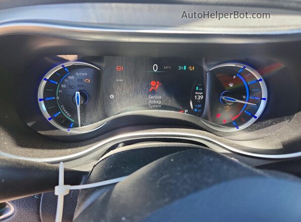 2C4RC1N73HR709226 2017 CHRYSLER PACIFICA White Вид щитка приладів
