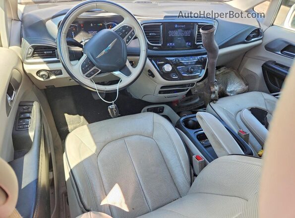 2C4RC1N73HR709226 2017 CHRYSLER PACIFICA White Вид панелі приладів