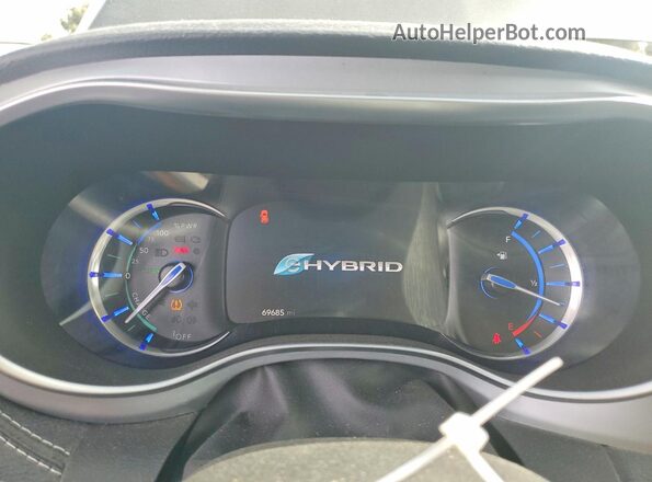 2C4RC1N74LR230175 2020 CHRYSLER PACIFICA Charcoal Instrument cluster view