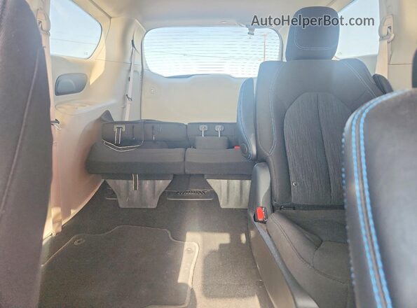 2C4RC1R75MR585688 2021 CHRYSLER PACIFICA Silver უკანა სავარძლების ხედი