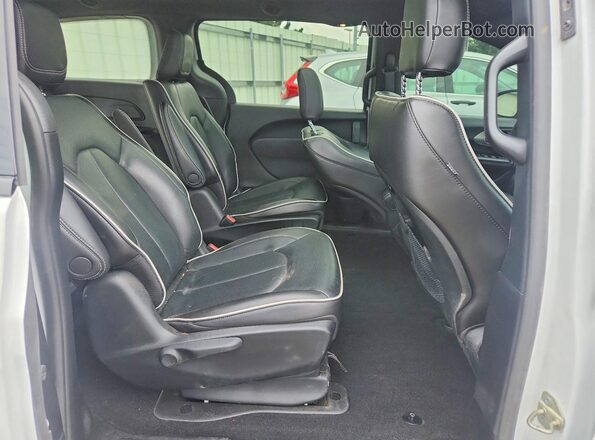 2C4RC1S72PR501017 2023 CHRYSLER PACIFICA Белый Вид задней части салона